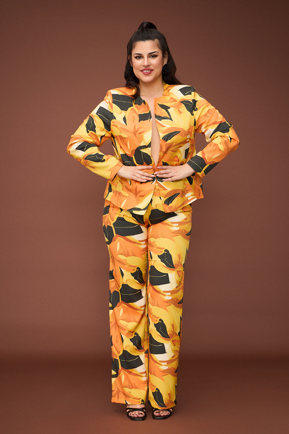 Παντελόνι με ιδιαίτερο print και λάστιχο πίσω